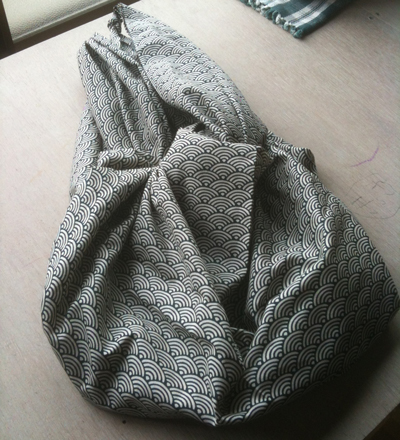 風呂敷を縫いました