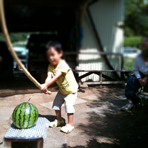 はじめてのスイカ割り